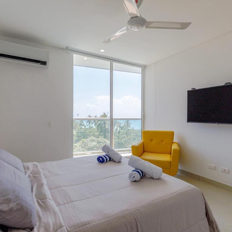 Moderno apartamento en Playa Salguero - Three-Bedroom Apartment with View - 40