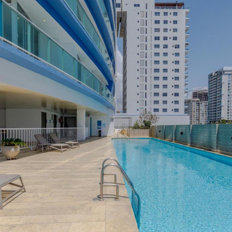 Moderno apartamento en Playa Salguero - Three-Bedroom Apartment with View - 49