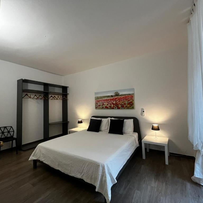 Ambrosiana Apartments - In the heart of the city - Two-Bedroom Apartment with Terrace - 68