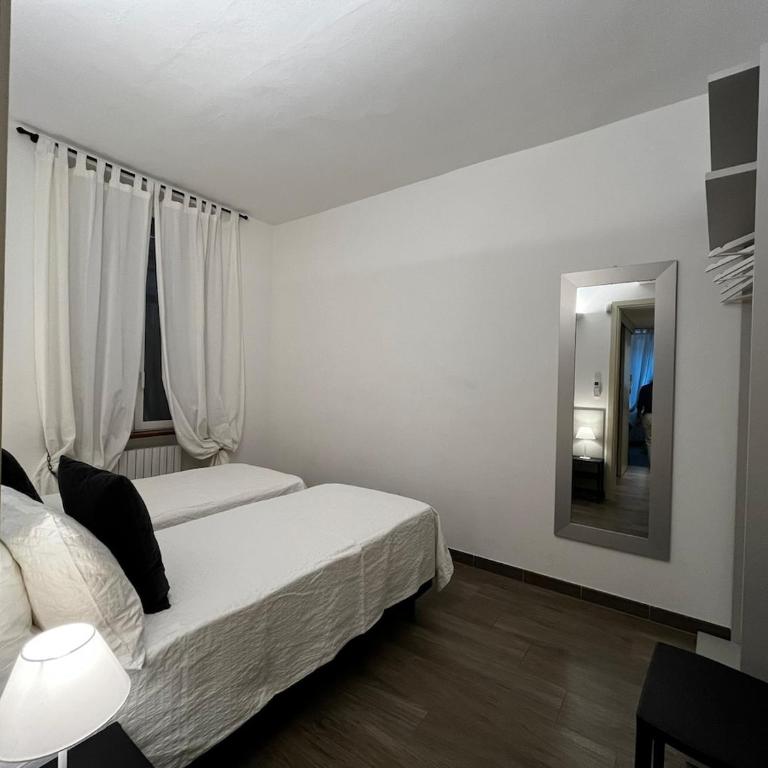 Ambrosiana Apartments - In the heart of the city - Two-Bedroom Apartment with Terrace - 58