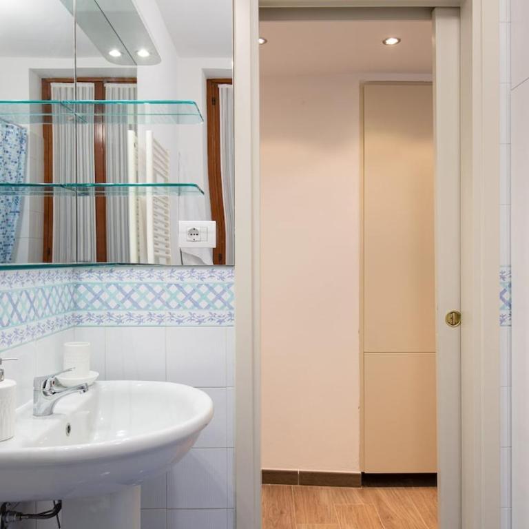Ambrosiana Apartments - In the heart of the city - Two-Bedroom Apartment with Terrace - 49