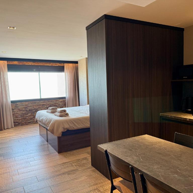 Hotel The Launch - Habitación Cuádruple Deluxe - 3