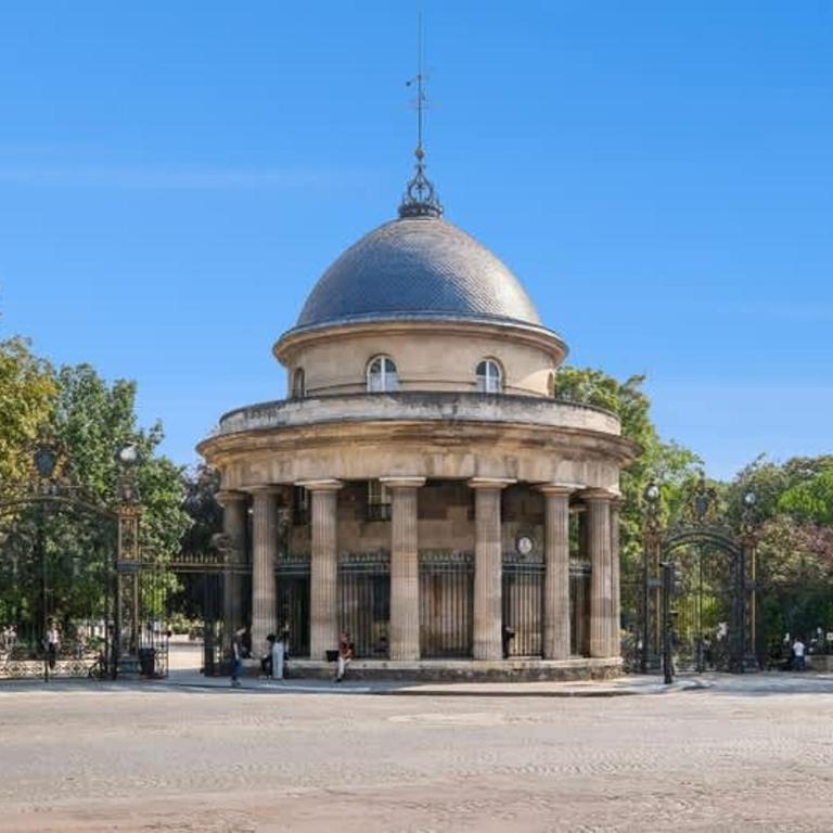 Central and Bright 1BR- Near Parc Monceau - Appartement - 12