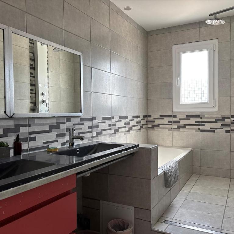 Villa Soleane - tout équipée, à seulement 10mins de la Cité Médiévale - Casa con 4 camere da letto - 8