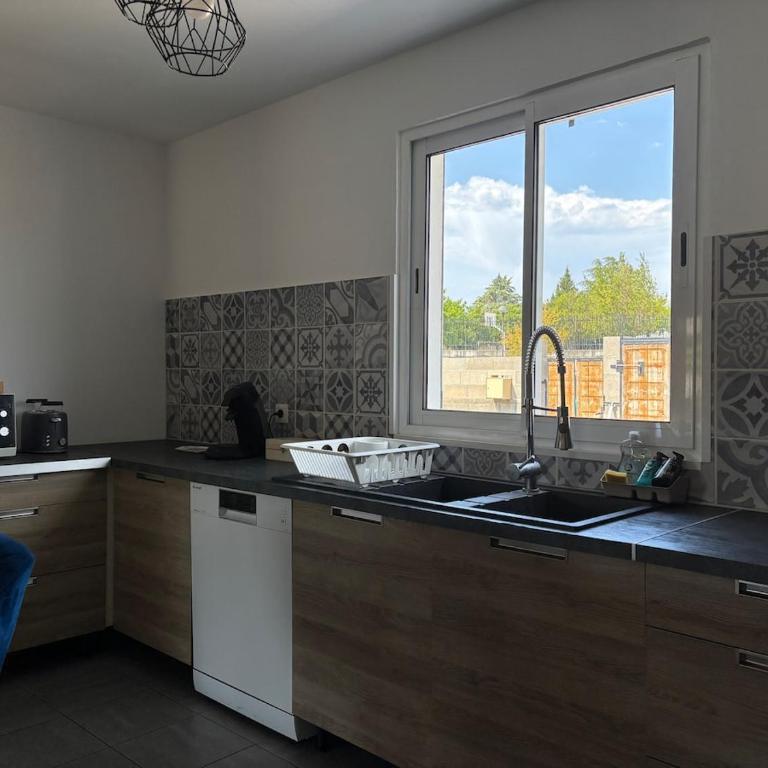 Villa Soleane - tout équipée, à seulement 10mins de la Cité Médiévale - Casa con 4 camere da letto - 28
