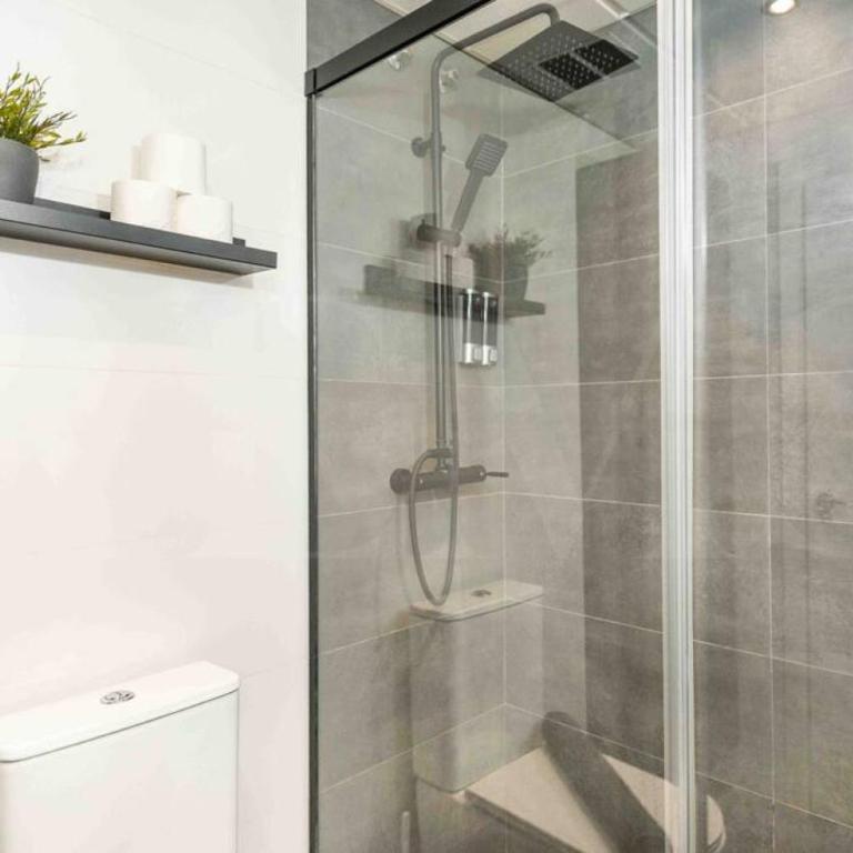 Modern Studio with Private Rooftop Terrace by REMS - Monolocale con Terrazza - 31