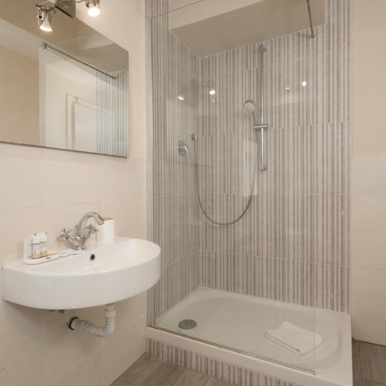 Giardino delle Rose Guest House - Three-Bedroom Apartment - 26