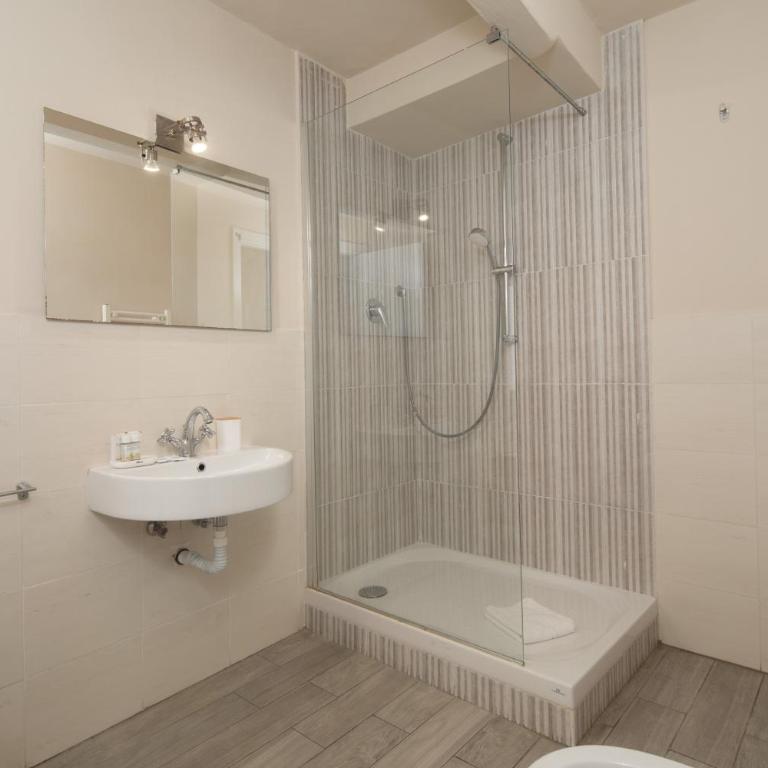 Giardino delle Rose Guest House - Three-Bedroom Apartment - 27