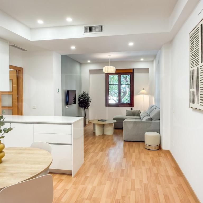 Contemporary 3BR Soho Apartment REMS - Three-Bedroom Apartment - 5