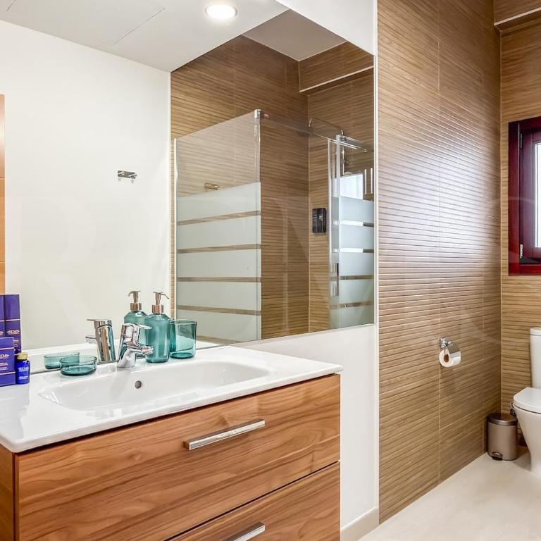 Contemporary 3BR Soho Apartment REMS - Three-Bedroom Apartment - 9