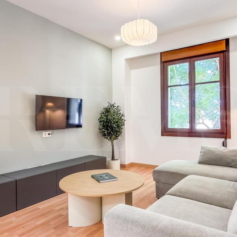 Contemporary 3BR Soho Apartment REMS - Three-Bedroom Apartment - 26