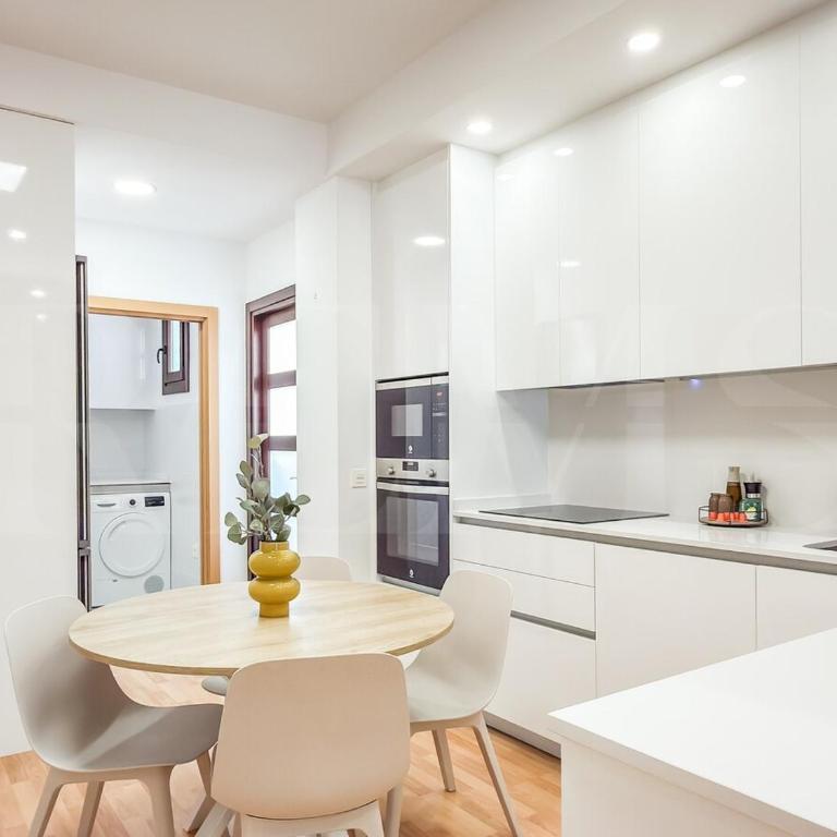 Contemporary 3BR Soho Apartment REMS - Three-Bedroom Apartment - 30