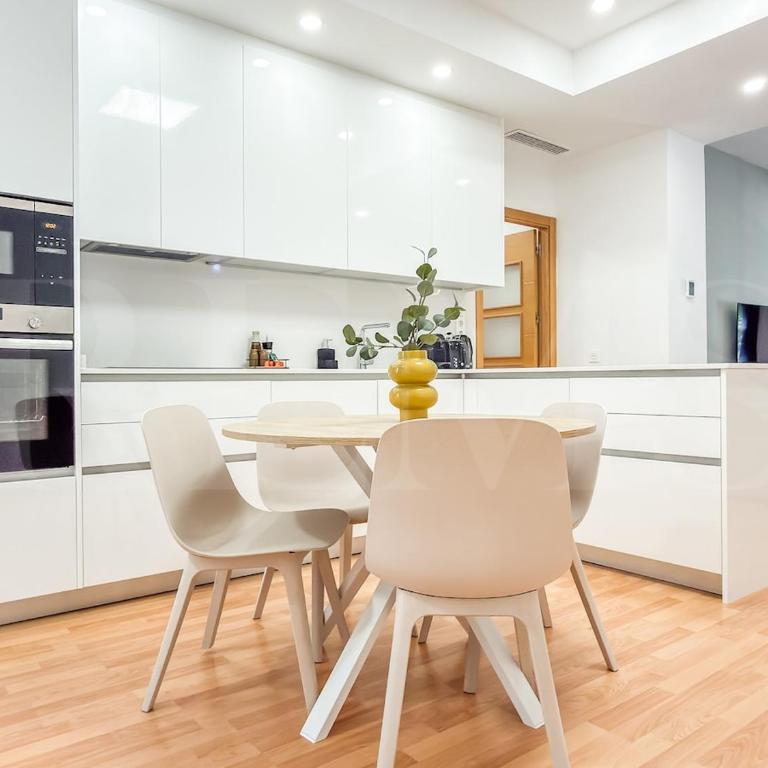 Contemporary 3BR Soho Apartment REMS - Three-Bedroom Apartment - 35