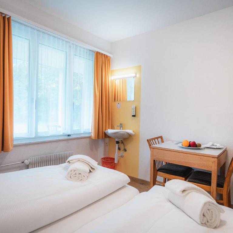 Hotel Haus Schönstatt contactless-Check-In - Doppel-/Zweibettzimmer mit Gemeinschaftsbad - 3