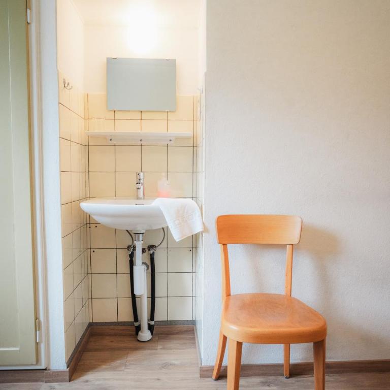 Hotel Haus Schönstatt contactless-Check-In - Doppel-/Zweibettzimmer mit Gemeinschaftsbad - 1