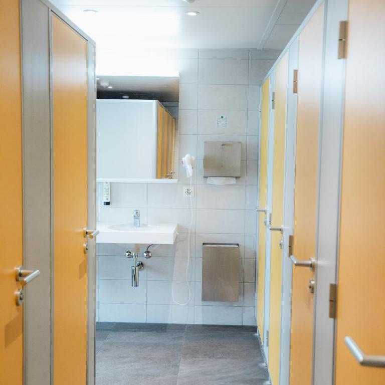 Hotel Haus Schönstatt contactless-Check-In - Economy Vierbettzimmer mit Gemeinschaftsbad - 4