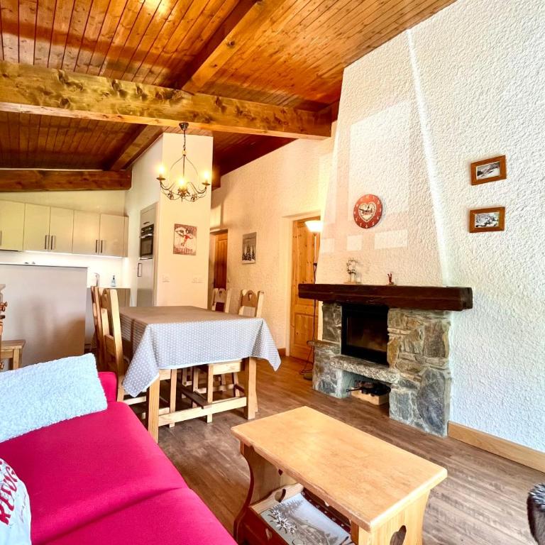 Appartement skis aux pieds avec balcon à Combloux - Appartement - 4