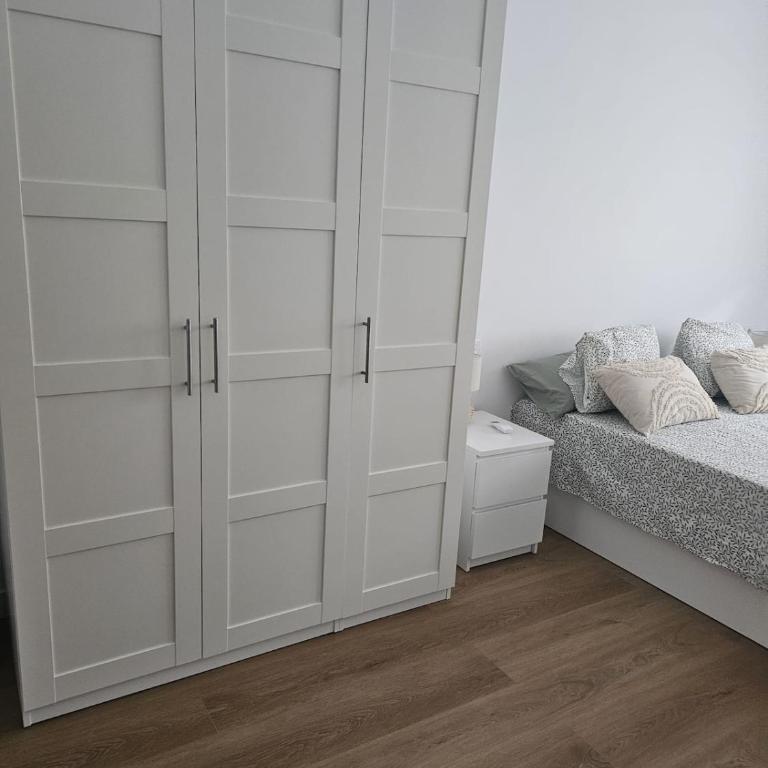 Apartamento De Dos Dormitorios Apartamento grande centro Malaga - Two-Bedroom Apartment - 2