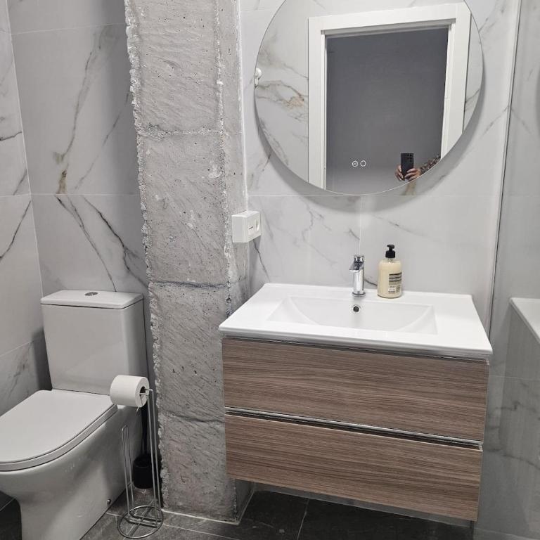 Apartamento De Dos Dormitorios Apartamento grande centro Malaga - Two-Bedroom Apartment - 5