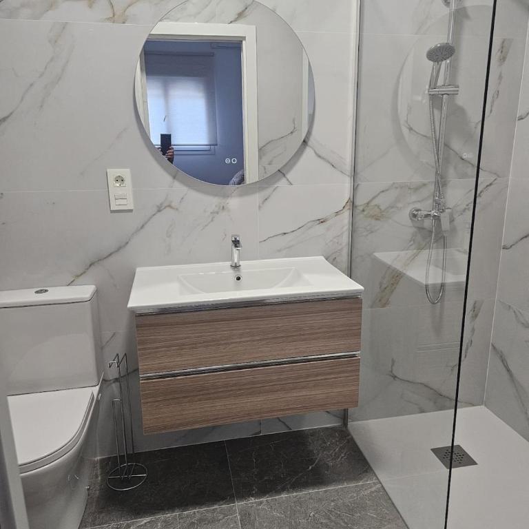 Apartamento De Dos Dormitorios Apartamento grande centro Malaga - Two-Bedroom Apartment - 13