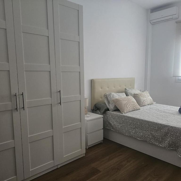 Apartamento De Dos Dormitorios Apartamento grande centro Malaga - Two-Bedroom Apartment - 23