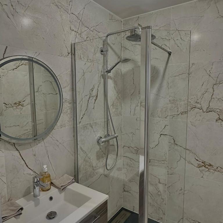 Appartement 2 à 6 pers - 50 m gare - Apartment mit 1 Schlafzimmer - 9
