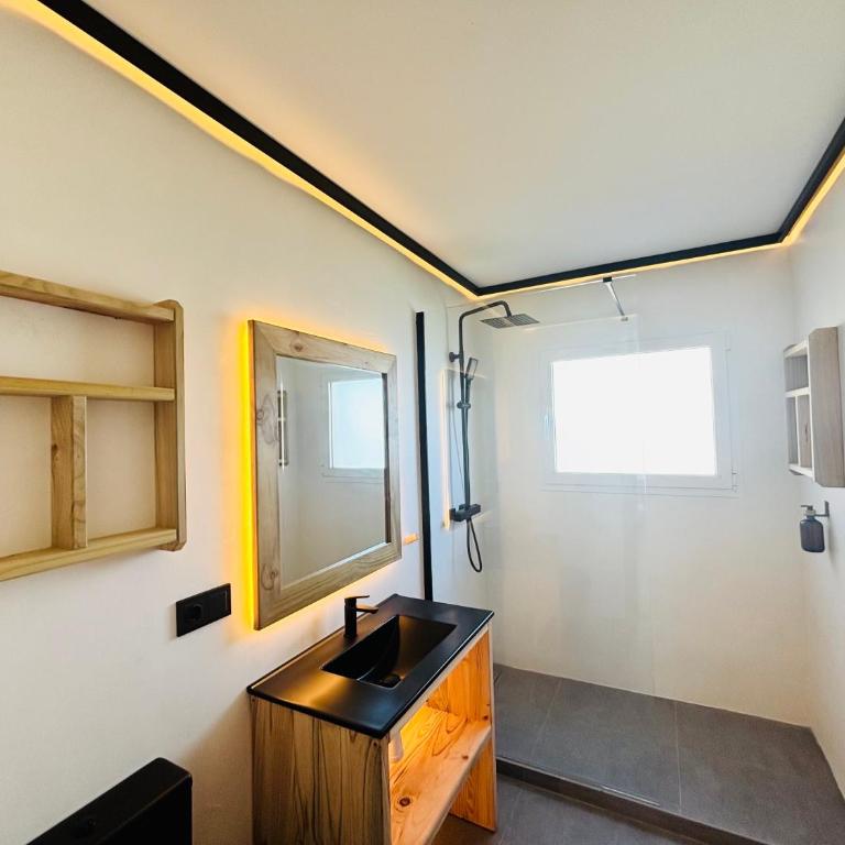 Alquilaeasy Tu Nuevo Hogar en Playamar - Apartamento con 4 dormitorios - 65