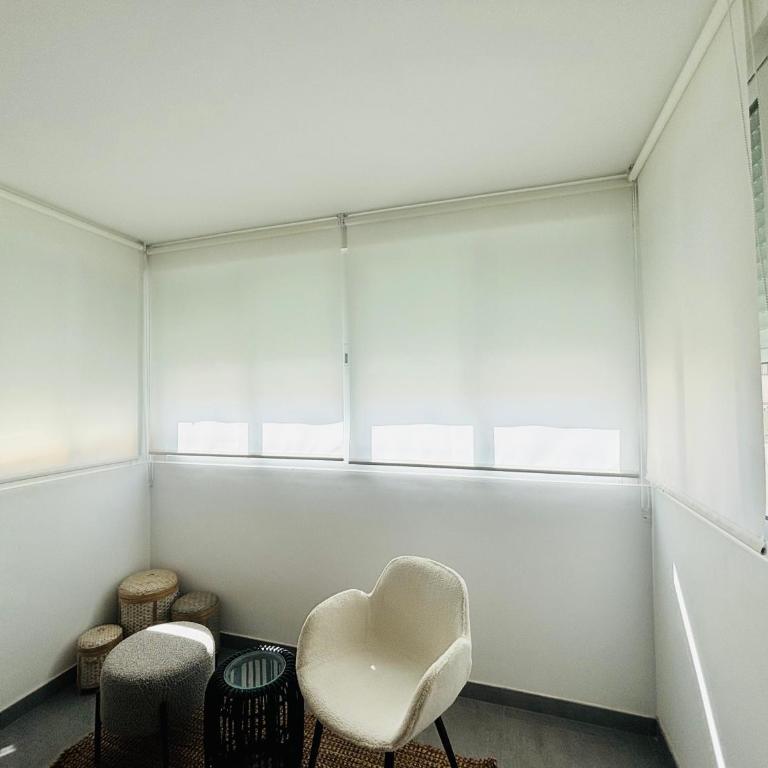 Alquilaeasy Tu Nuevo Hogar en Playamar - Apartamento con 4 dormitorios - 72