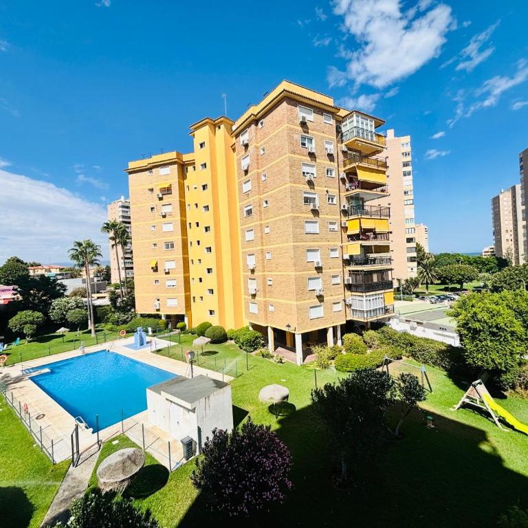 Alquilaeasy Tu Nuevo Hogar en Playamar - Apartamento con 4 dormitorios - 73