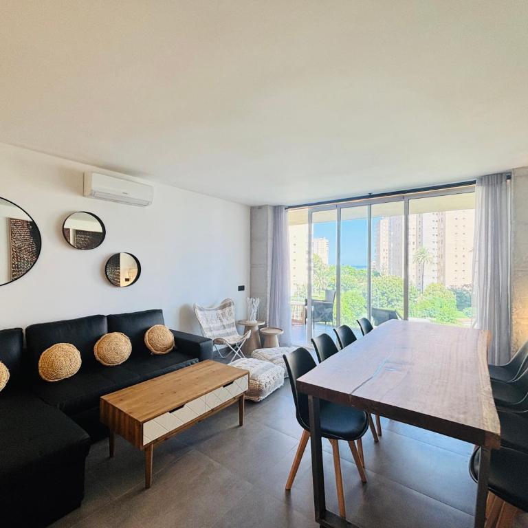 Alquilaeasy Tu Nuevo Hogar en Playamar - Apartamento con 4 dormitorios - 79