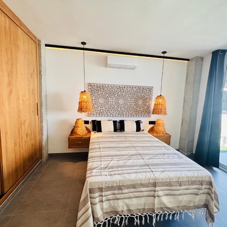 Alquilaeasy Tu Nuevo Hogar en Playamar - Apartamento con 4 dormitorios - 96
