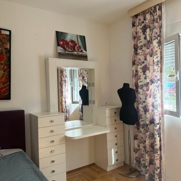 SPACIOUS TWO BEDROOM APARTMENT IN Budva - Two-Bedroom Apartment - 12