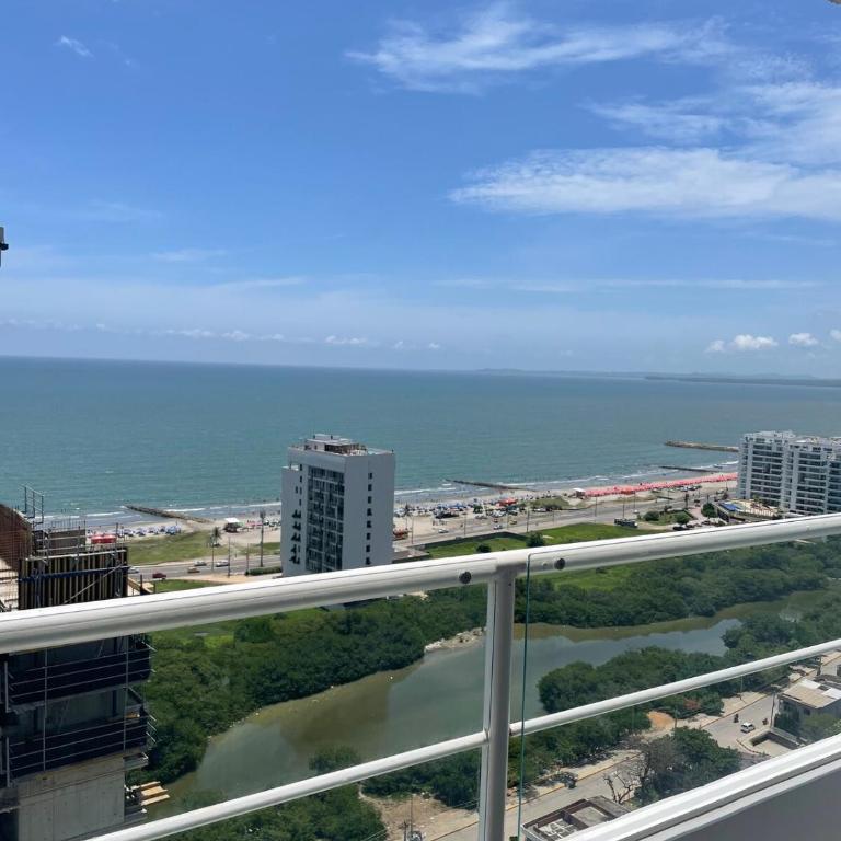 Vista al Mar, Piscina, Piso 26, Playa 5 minutos caminando, Centro y Aeropuerto 10 minutos en carro, VISITAS PERMITIDAS - Apartment - 1
