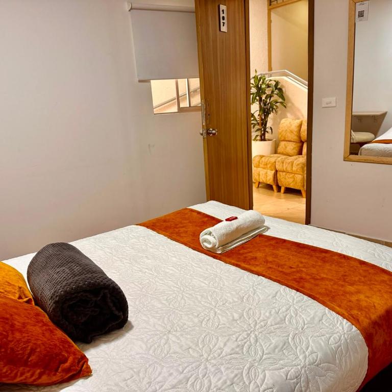 Hotel Flamante Bulevar - Double Room with Private Bathroom - 11