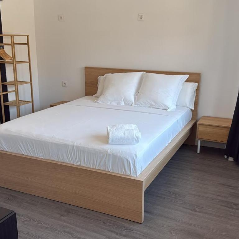 Innova Spaces Alicante - Double Room with Private Bathroom - 2