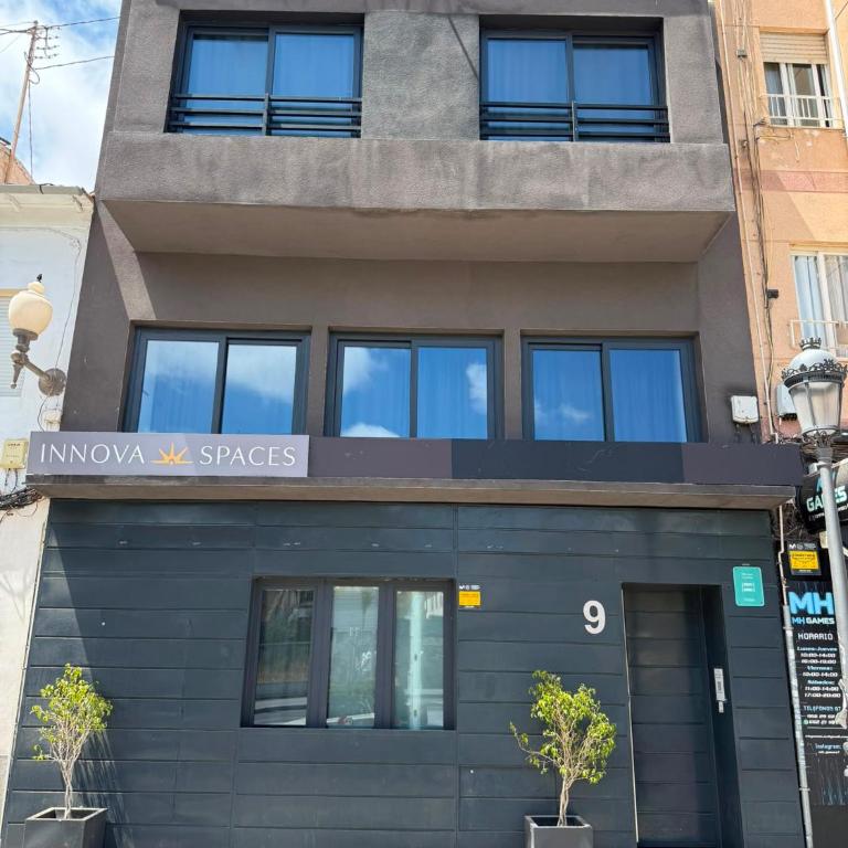 Innova Spaces Alicante - Double Room with Private Bathroom - 1