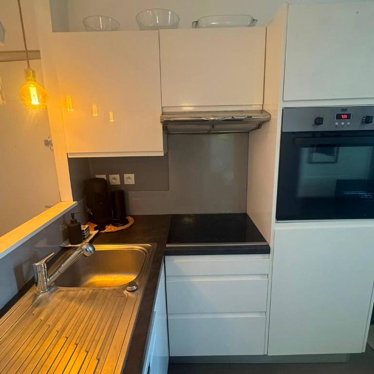 Charming 2-Bedroom Apartment in Pariss Vibrant 19th Arrondissement - Apartment - 24