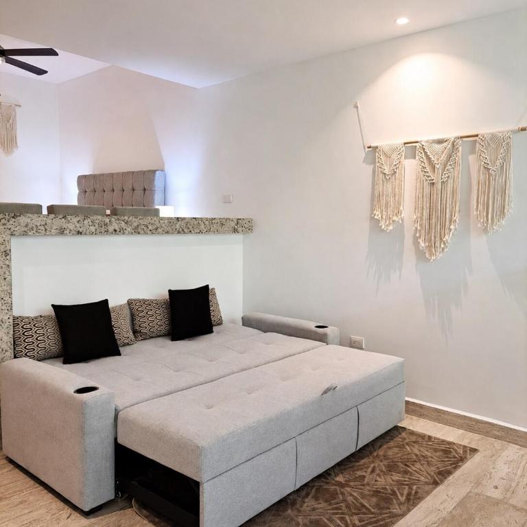 Central Condo with Pool, Gym and Garage Near 5th and Beach - Apartamento de 2 dormitorios - 3