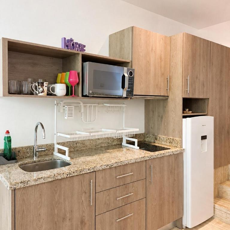 Central Condo with Pool, Gym and Garage Near 5th and Beach - Apartamento de 2 dormitorios - 12