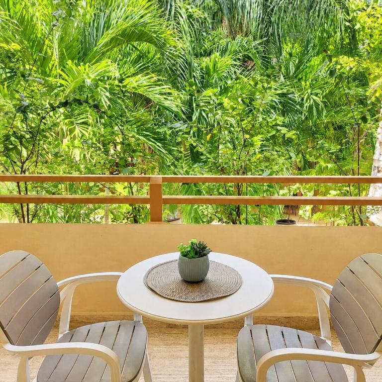 Central Condo with Pool, Gym and Garage Near 5th and Beach - Apartamento de 2 dormitorios - 17