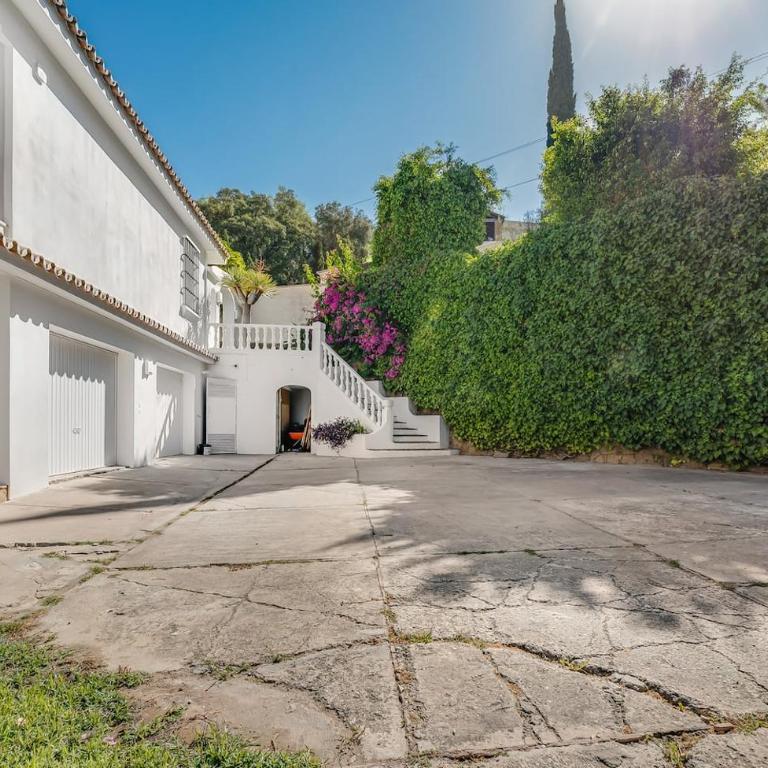 Grand Villa with Amazing Golf & Sea View Marbella - Villa - 84