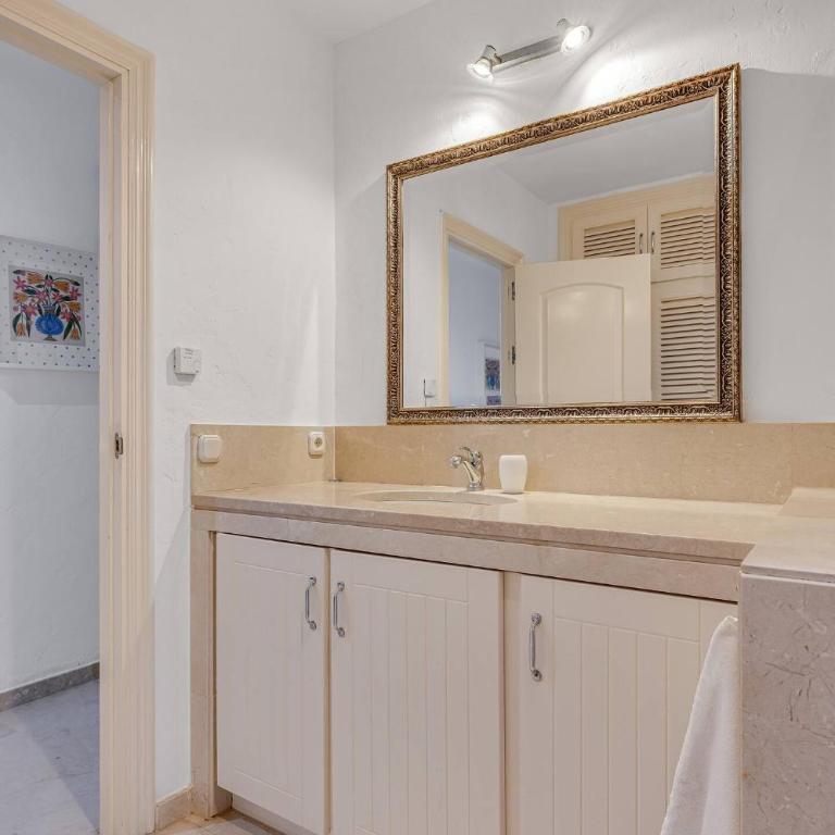 Grand Villa with Amazing Golf & Sea View Marbella - Villa - 66