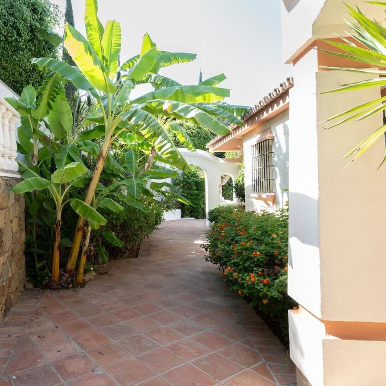 Grand Villa with Amazing Golf & Sea View Marbella - Villa - 10