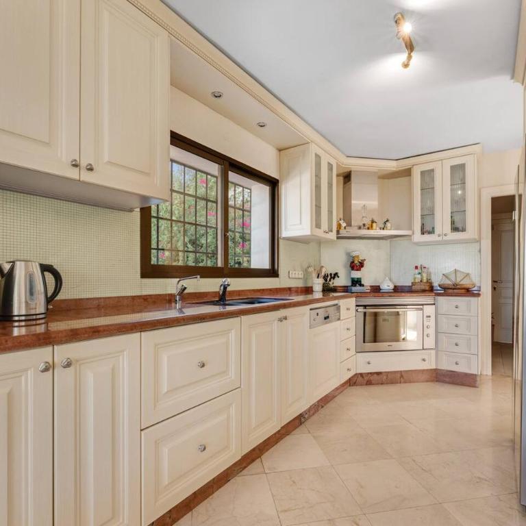 Grand Villa with Amazing Golf & Sea View Marbella - Villa - 23
