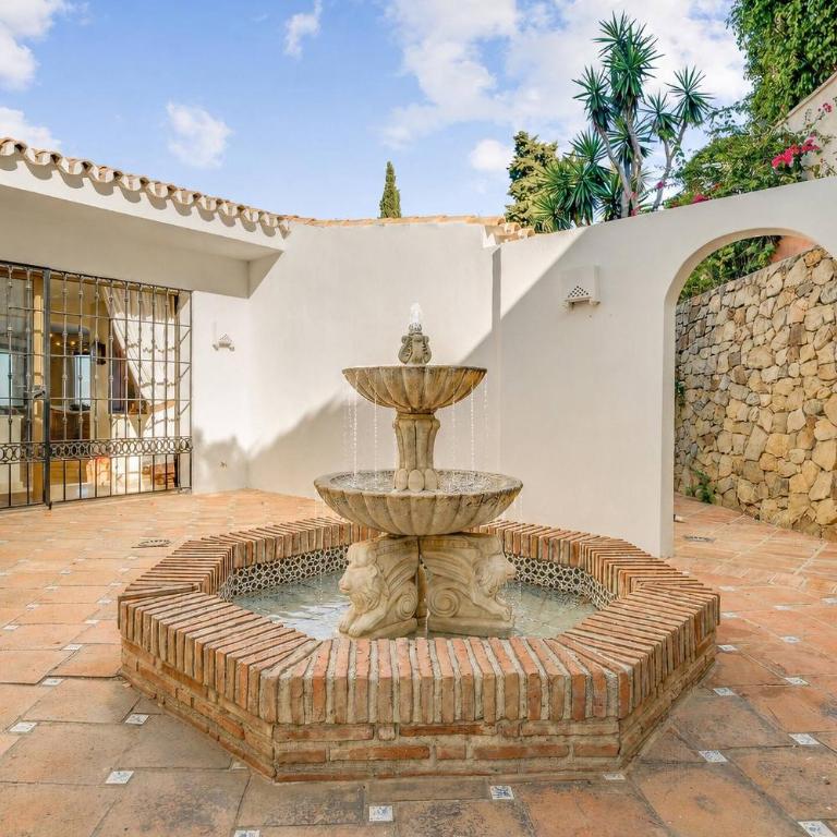 Grand Villa with Amazing Golf & Sea View Marbella - Villa - 70