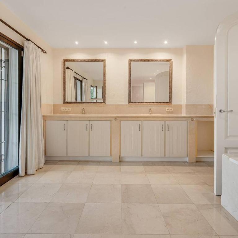 Grand Villa with Amazing Golf & Sea View Marbella - Villa - 57