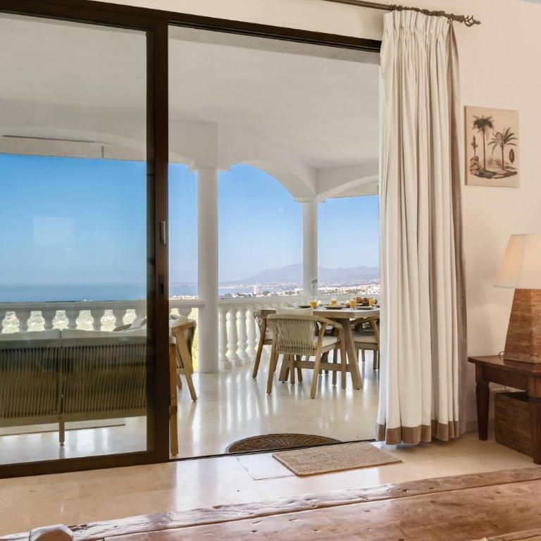 Grand Villa with Amazing Golf & Sea View Marbella - Villa - 17