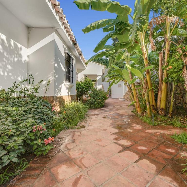 Grand Villa with Amazing Golf & Sea View Marbella - Villa - 86