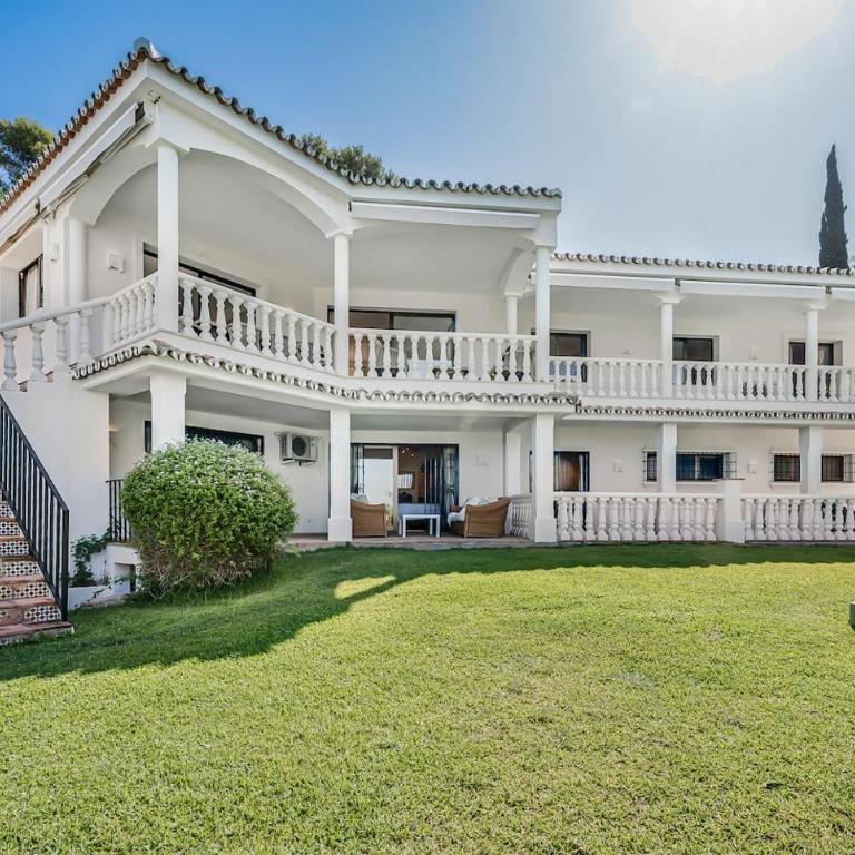 Grand Villa with Amazing Golf & Sea View Marbella - Villa - 82