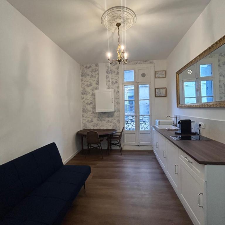 La Cachette des Chineurs, Cocon Rénové au Cœur de Sète - Appartement 1 Chambre - 6